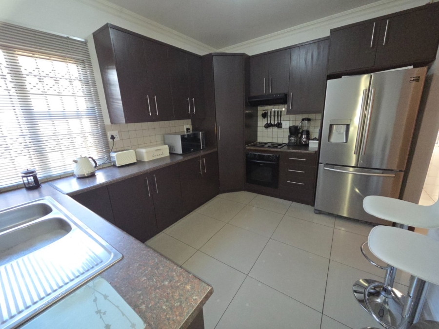 4 Bedroom Property for Sale in Langenhovenpark Free State